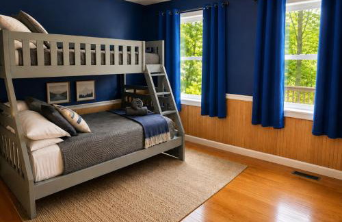 Luxury 5BR Retreat - Hot Tub - Game Room - 2 Fire Pits - Foto 31