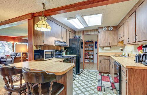 6 Mi to Manatee Springs! Family Riverfront Getaway - Foto 7