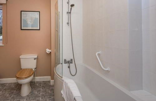 Dulcote Gem 3 Bed 3 Bath Parking & Cathedral Views - Photo 25