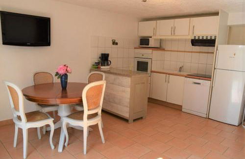 Gîte LES PINS climatisé piscine jardin parking - Foto 15