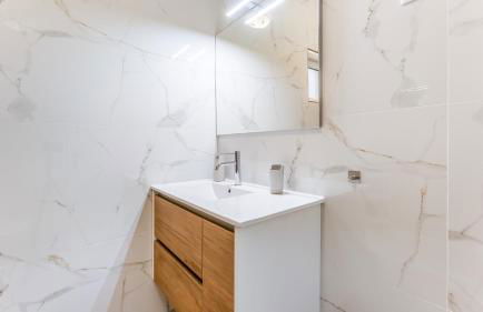 Sunny 3BDR Apt with Pool in Ferreiras by LovelyStay - Foto 18