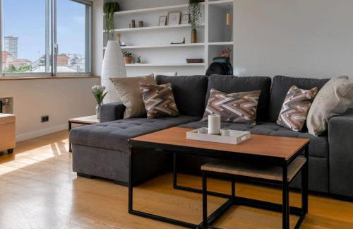 Buena ubicación y plaza de garaje - Foto 4