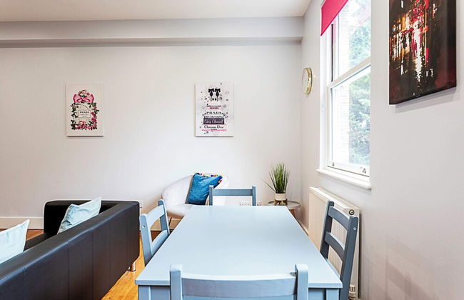 Modern Clapham Apartment - Photo 20