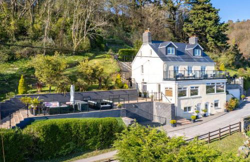 Pendine Sands Edith Villas - a luxury seaside home with beautiful sea views - Photo 2