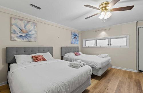 The Mid-Century Hub Close to Everything - Photo 30