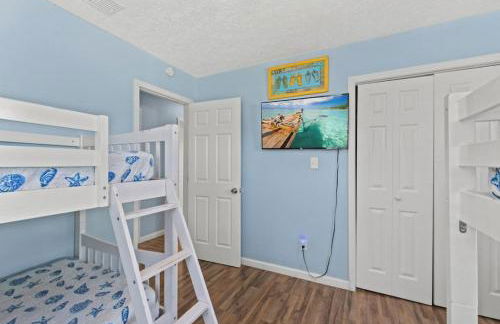 Anchors Away - Private Pool, Seasonal Hot Tub, Game Room, Walk to Beach, Pets OK - Photo 22