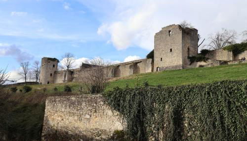 Maison au pied des remparts - Foto 4