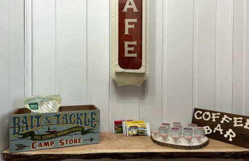 Cozy Indian Lake Chalet on Golf Course with Arcade/Gameroom - Foto 2