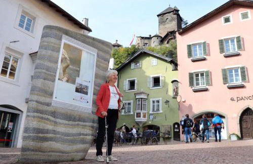 Zweizimmer-Wohnung mit Schlossblick - Photo 2