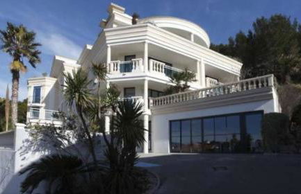 grand studio terrasse de standing, pleine vue village et proche mer - Foto 16