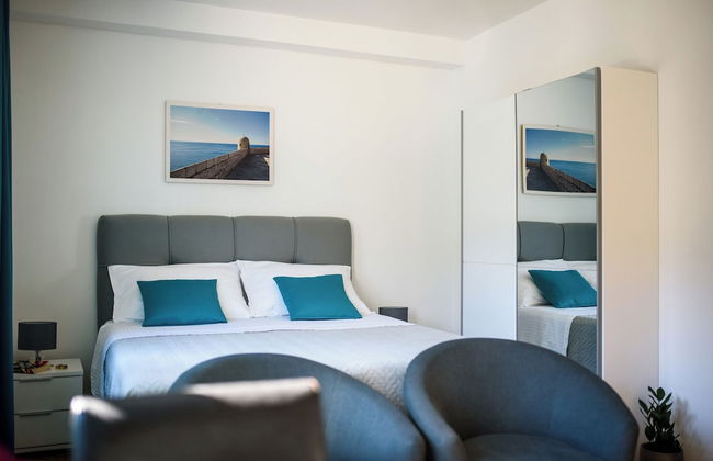 California Apartments II - Photo 13