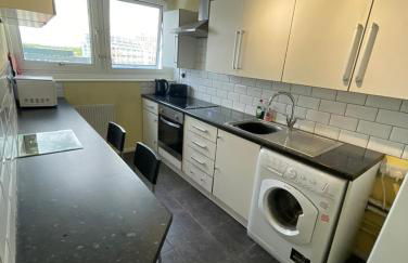 City Centre - Next to Hilton Hotel - Victoria Centre 2 Bedrooms Apartments - Close to Theatre Royal - in Victoria Centre Shopping Centre - 24 Hours Access - Parking Cars or Vans from Five Pounds a Day - Onsite Parking from Ten Pounds a Day - Foto 40