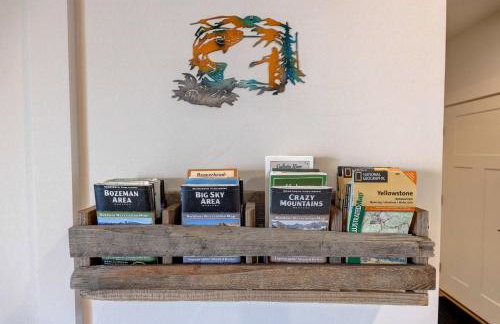 Scenic Modern Home with Private Patio & Fireplace - Foto 10