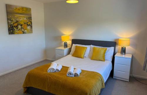 Hereford - Kestrel House - 4 Bedroom House Close to City With Parking - Sleeps 7 - Suitable for Family Gatherings or Contractors With Vehicles - Hosted by RENTMYHOUSE - Foto 2