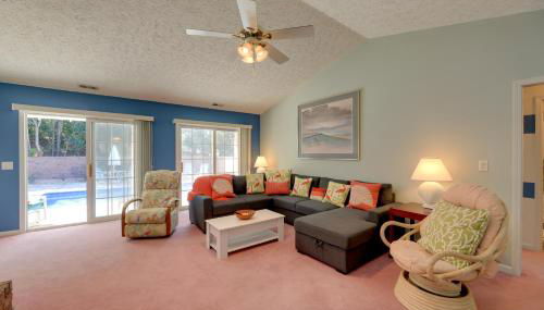 Pine Knoll Shores Getaway - Walk to Beach! - Foto 3