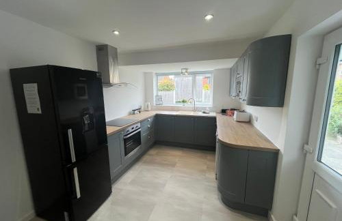 Idyllic bungalow in Burscough, ideal location in West Lancashire - Photo 10