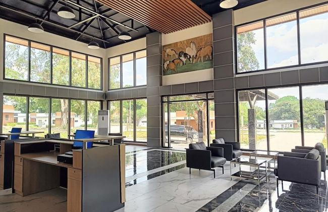 Aurora Villas and Cabin Resort - Photo 2