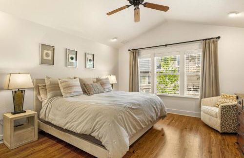 Ponderosa Escape Stunning Location Incredible Game Room Urban Trail System AC EV-charger - Photo 4