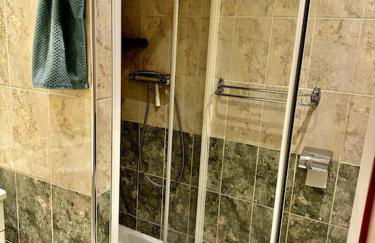 T3 Sauna Box-Parking gratuit Monplaisir-Lumière - Foto 9