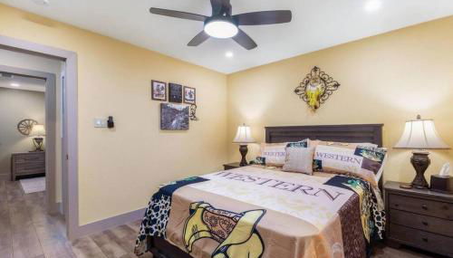 Stockyards 5 mins!-New!-Sleeps 8. Cowboy Bungalow - Foto 2