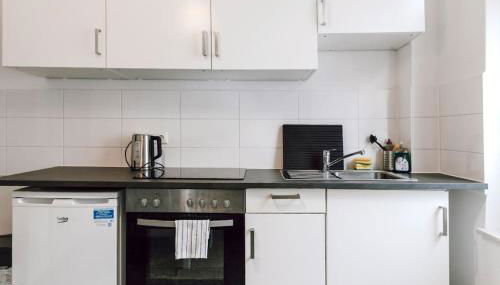 Zentral und frisch eingerichtet: 2 Zi. 24h Checkin - Foto 2