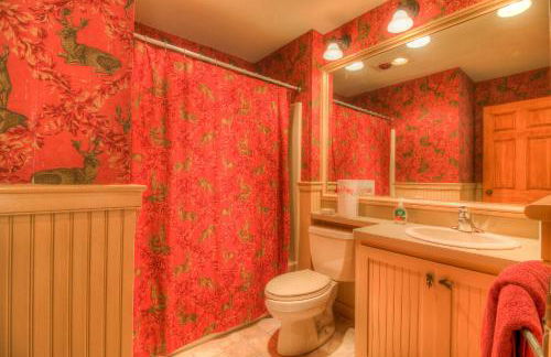 Stratton Mountain Condo with a Hot Tub! Sleeps 12! - Photo 62