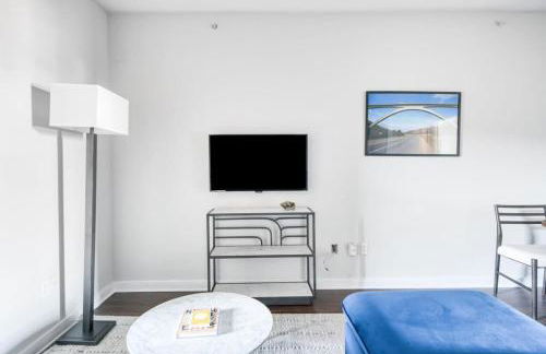 CozySuites Music Row Charming 1BR free parking! 04 - Foto 9