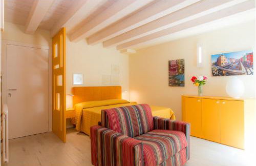 Tiffany Home - Photo 46