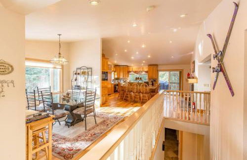 Beautiful 3500sf Lake Tahoe Home W/ Open Layout - Foto 1
