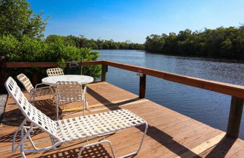 River Wilderness Waterfront Cabins - Photo 3