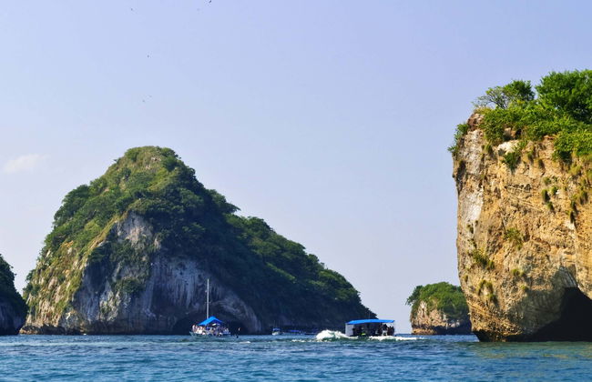 Los Arcos Catamaran Trip - Photo 1