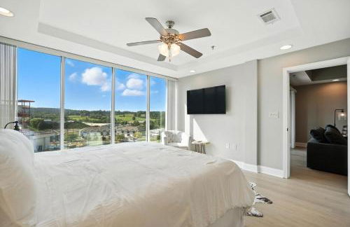 New 2 Bed 2 Bath Condo with Pool at BMS - Foto 12