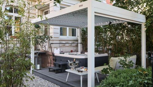 Historical Luxury Homes - Stadtvilla mit Jacuzzi und Garten - Foto 1, Garden view