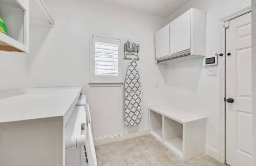 Luxury Home w Hot Tub near DFW Airport - Photo 36