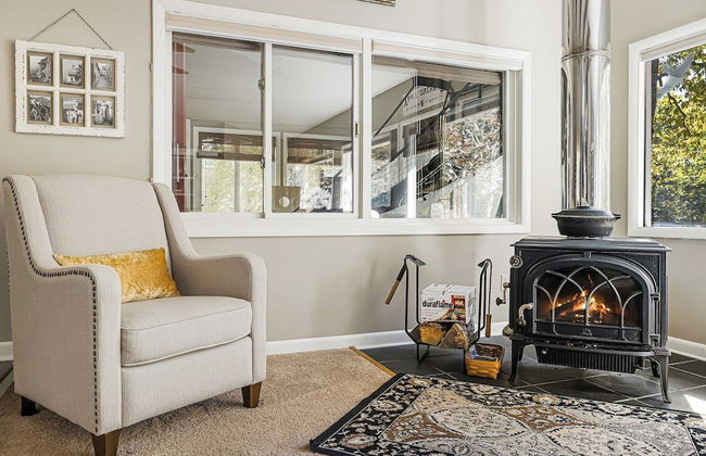 Cabin in the Sky by Avantstay Deck w/ Views - Foto 8