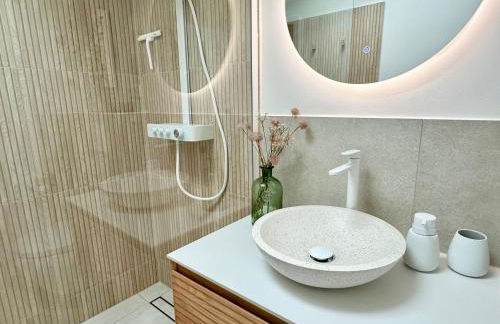 HAFENROMANTIK - Wohnen mit Charme im Herzen von Neustadt mit Blick auf das Binnenwasser - Foto 3