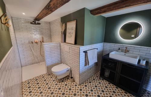 Haus am Berg mit Wellnessbereich, Bar und Panorama - Foto 13