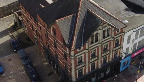 Captivating 1-bed Apartment, Merthyr Tydfil - - Photo 2