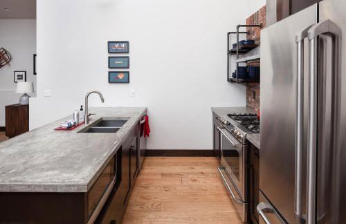 BEST Location, Large & Modern, Glacier Avails! - Foto 15