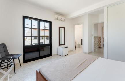 Stylish 3 BDR Retreat with Pool by LovelyStay - Foto 16