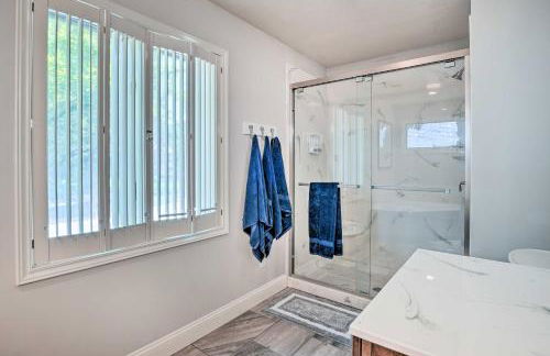 Spacious Lakefront Home with Private Dock! - Foto 15