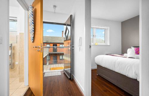 Mint drive 2 Beds With Secure Car Or Van Park w WiFi-Netflix No Deposit Required - Foto 9