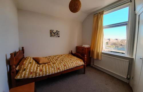 Welcoming 4 Bed Holiday Home in Eastbourne - Foto 27