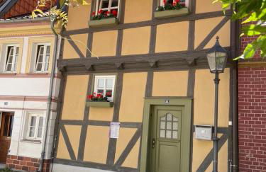 Mittelalterdomizil mit Balkon und Parkplätzen - Foto 2