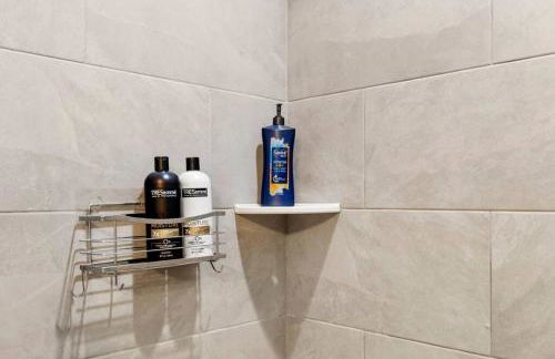 Pet-friendly, Heated Pool, Close to Everything 3 Bedroom Home - Foto 14