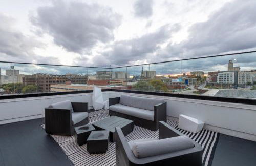 Modern Studio Apt with Rooftop, Gym, and Parking - Foto 23