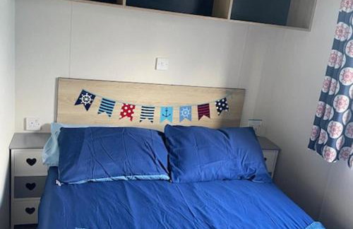 Cabin - Sleeps 4 - Pets Ok - Balcony - Parking - Foto 2