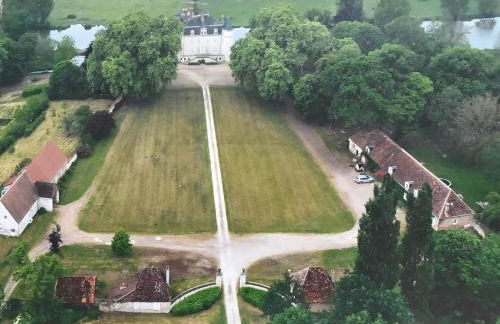 Maison de charme avec piscine couverte, vélos, barque et coin pêche, proche Châteauroux et George Sand - FR-1-591-168 - Foto 9