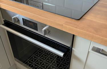 1 Bed / 1 Sofa Bed 'Scandi' Style Ground Floor Apartment - Foto 25