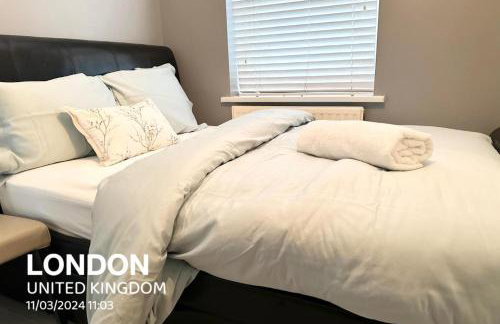 4 Bed House-Garden-Parking-15 min Elizabeth Line - Foto 31